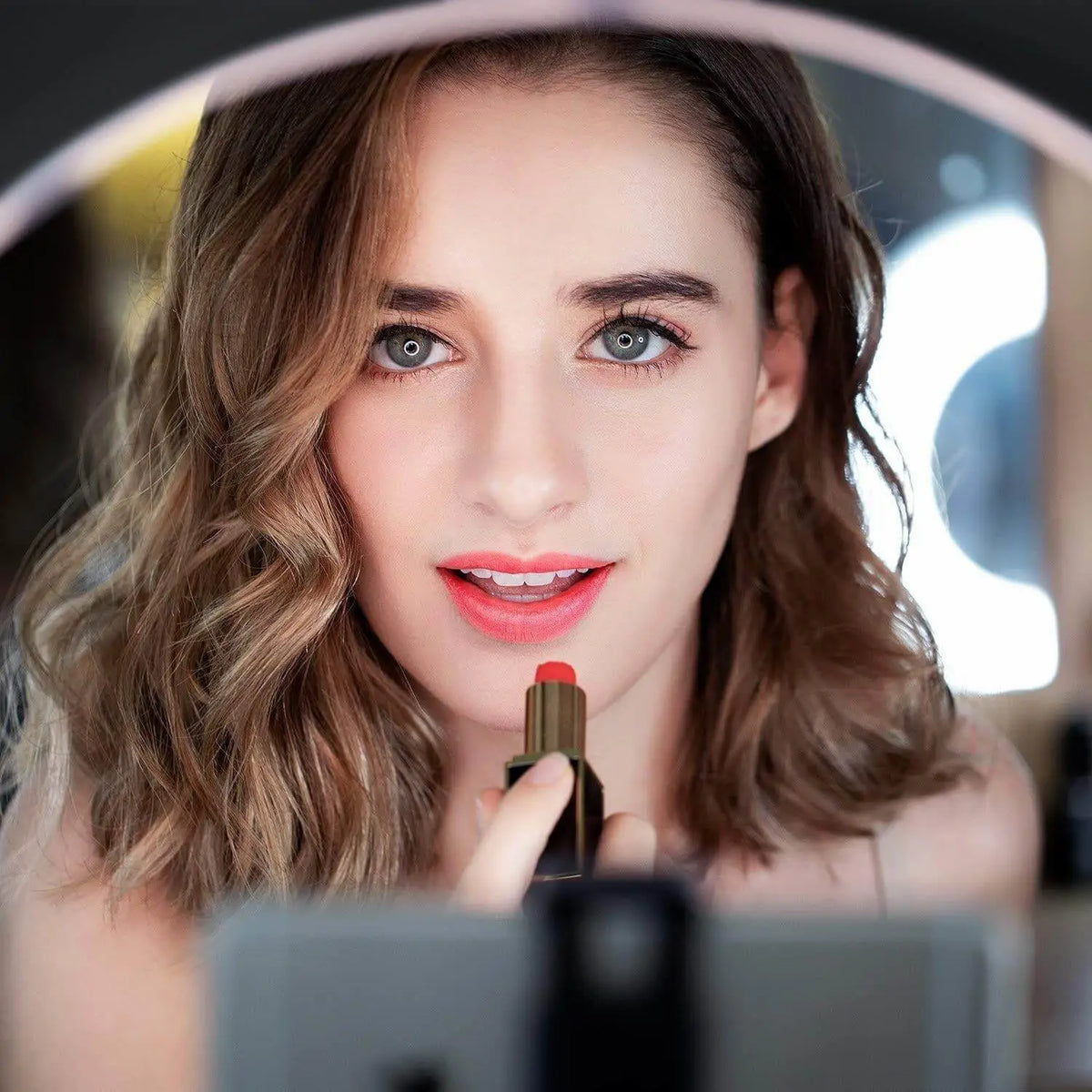 Makeup Mirror how do Magnifying Mirrors Work?